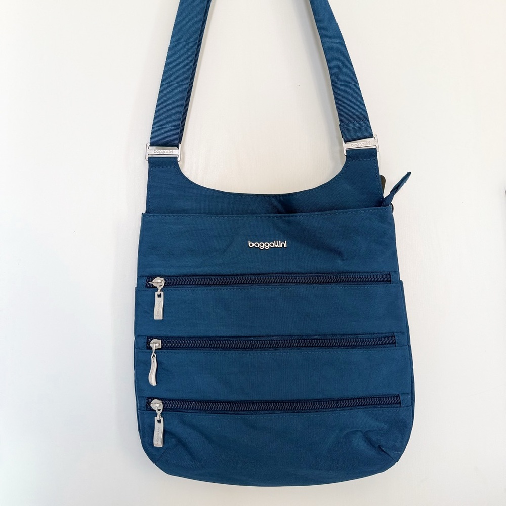 Baggallini Teal Crossbody Bag with Zippered Pockets